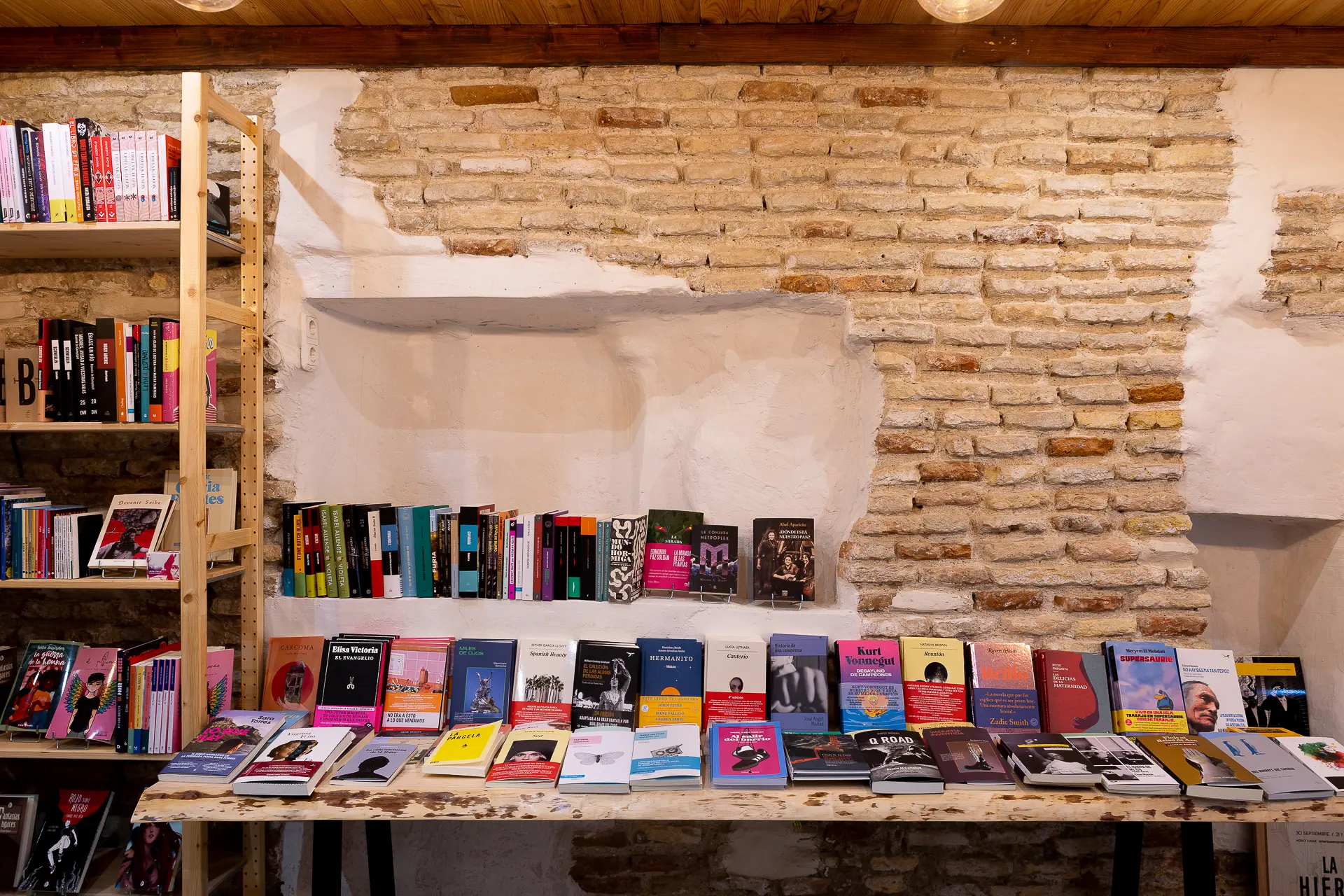 Proyecto y obra para apertura de librería en el barrio del Gancho