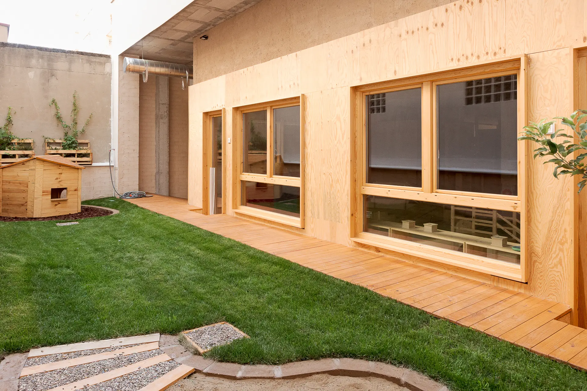 Proyecto y obra de escuela infantil biosaluble