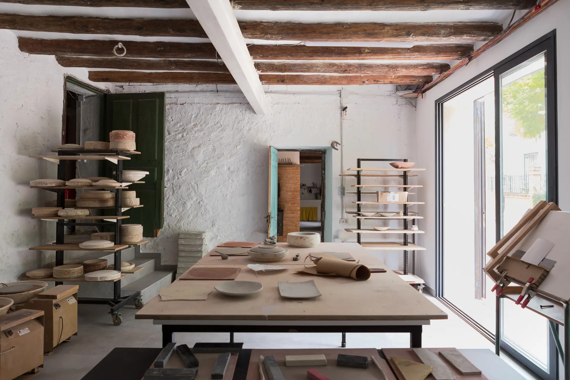 Proyecto y reforma de vivienda - taller de alfarería en Muel