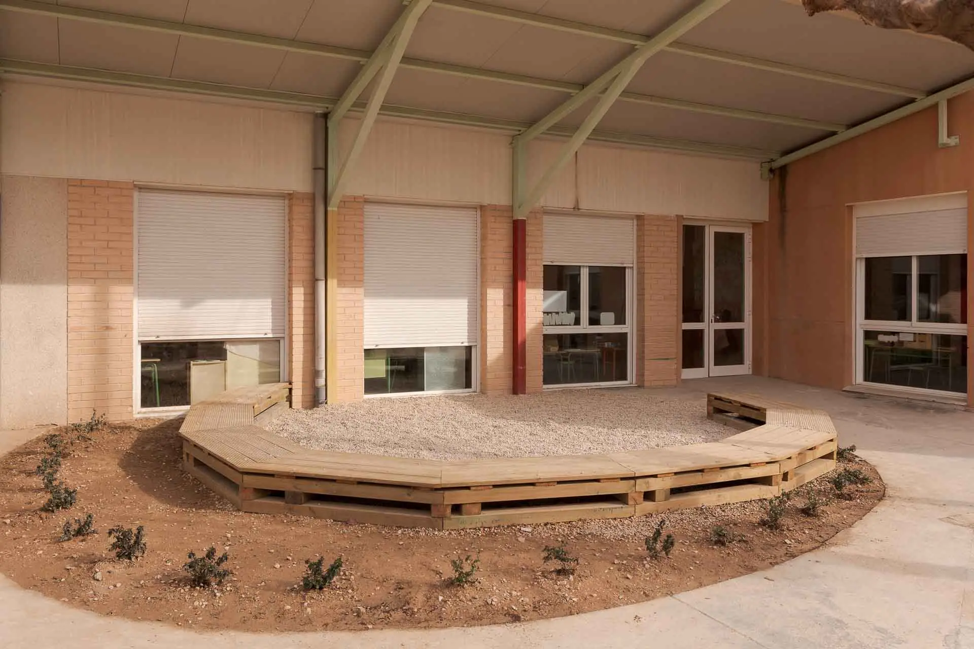 Patio renaturalizado Alcañiz