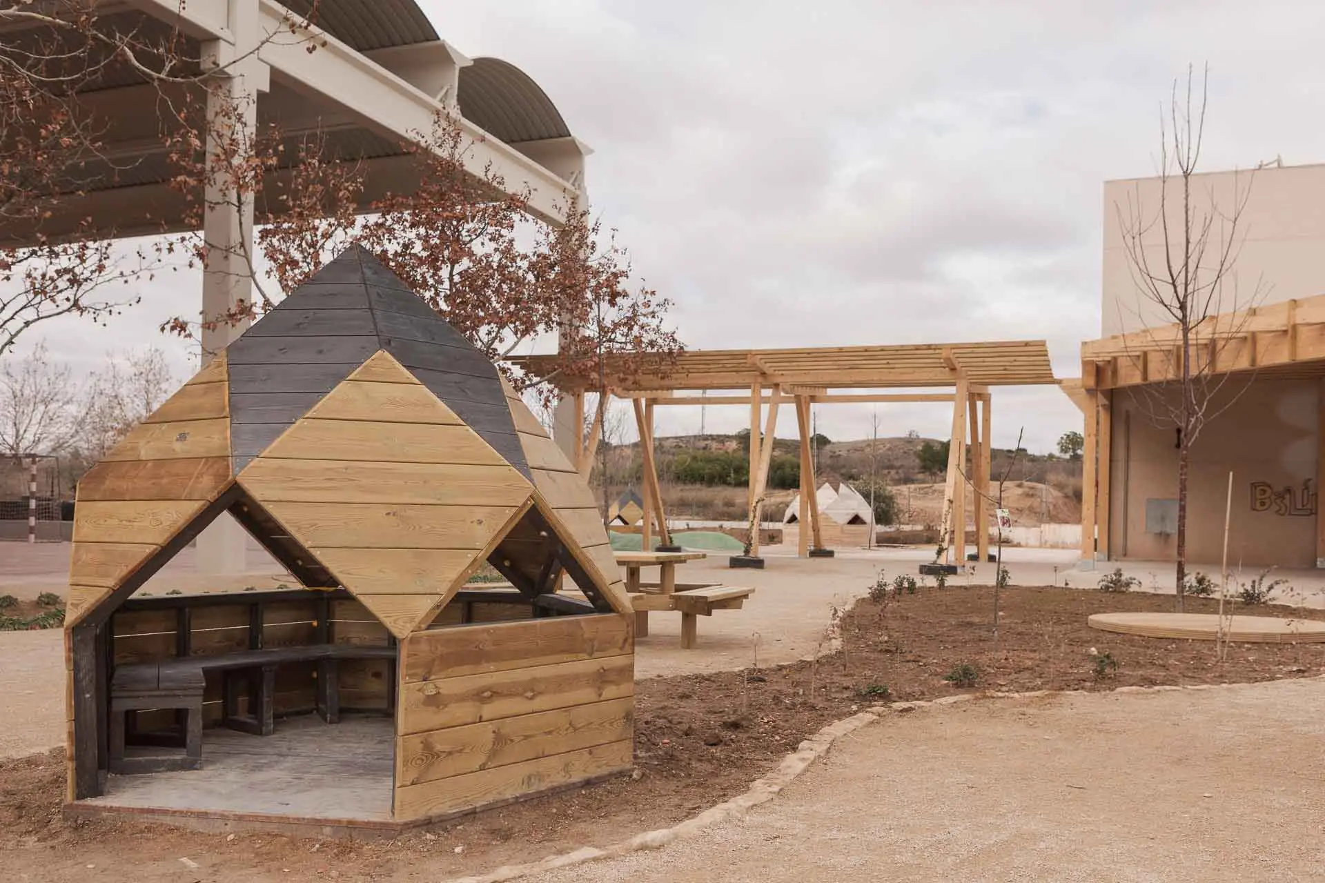 Patio renaturalizado Alcañiz