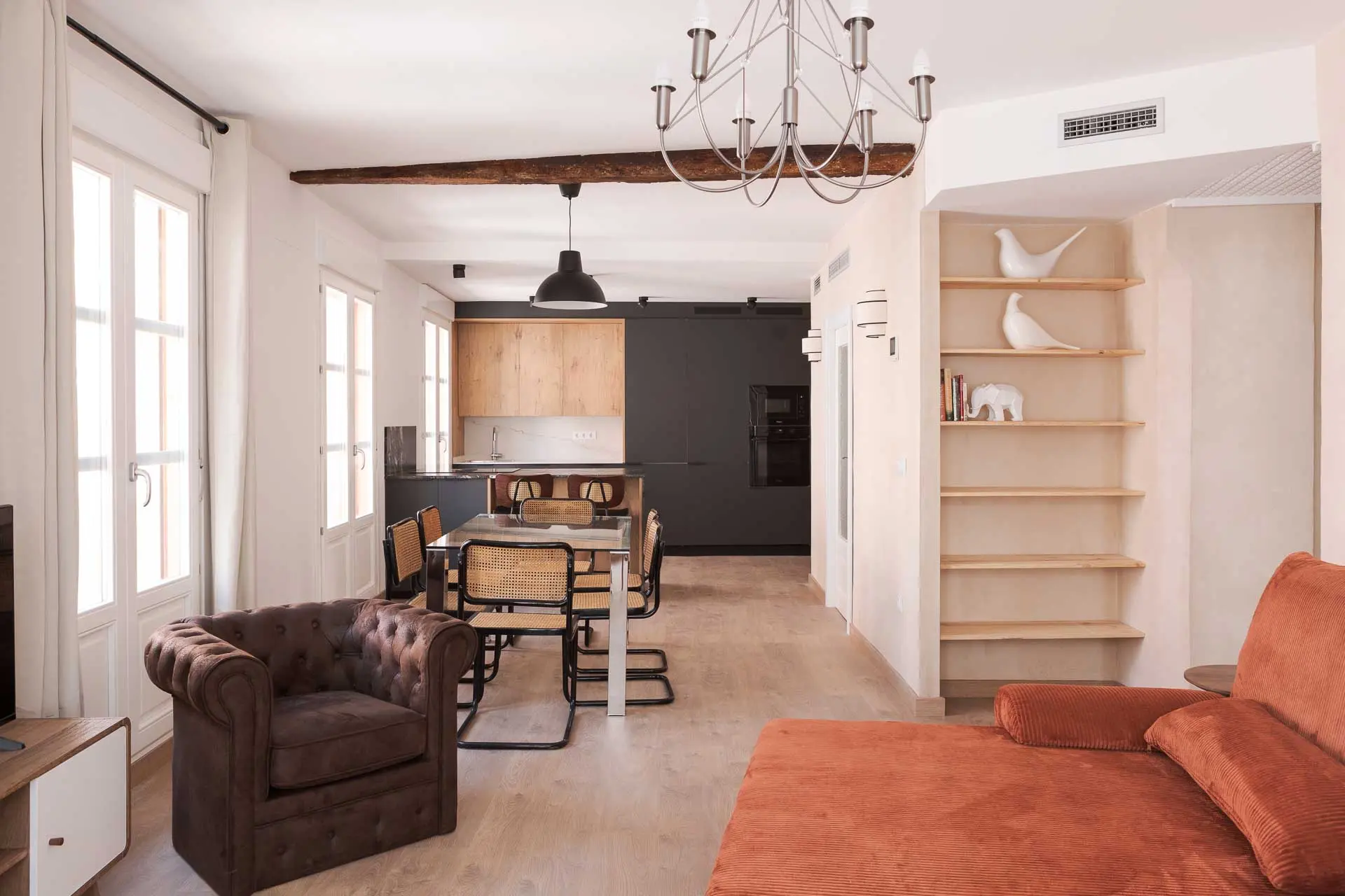 Proyecto y obra de rehabilitación de vivienda en el centro histórico de Zaragoza