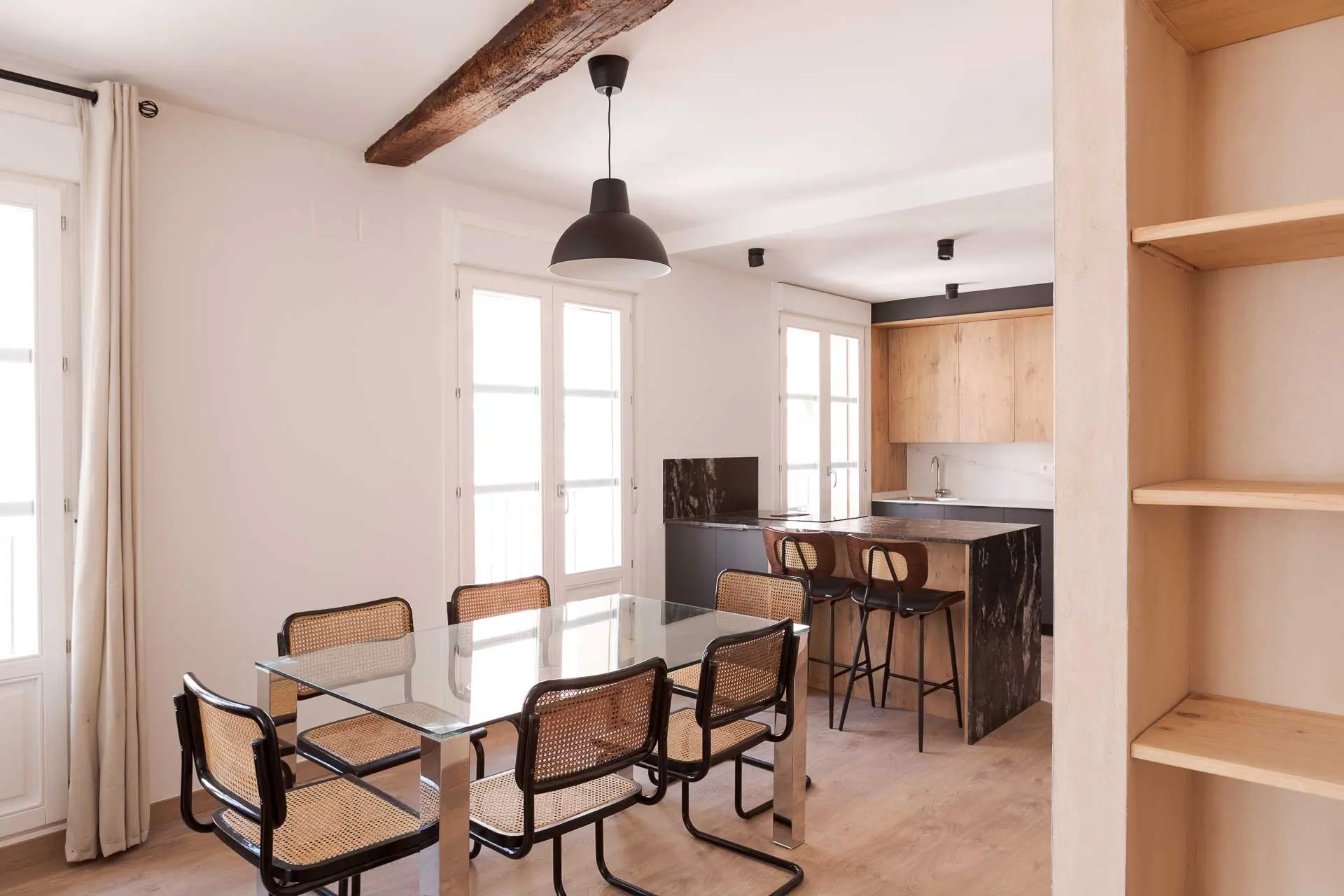 Proyecto y obra de rehabilitación de vivienda en el centro histórico de Zaragoza