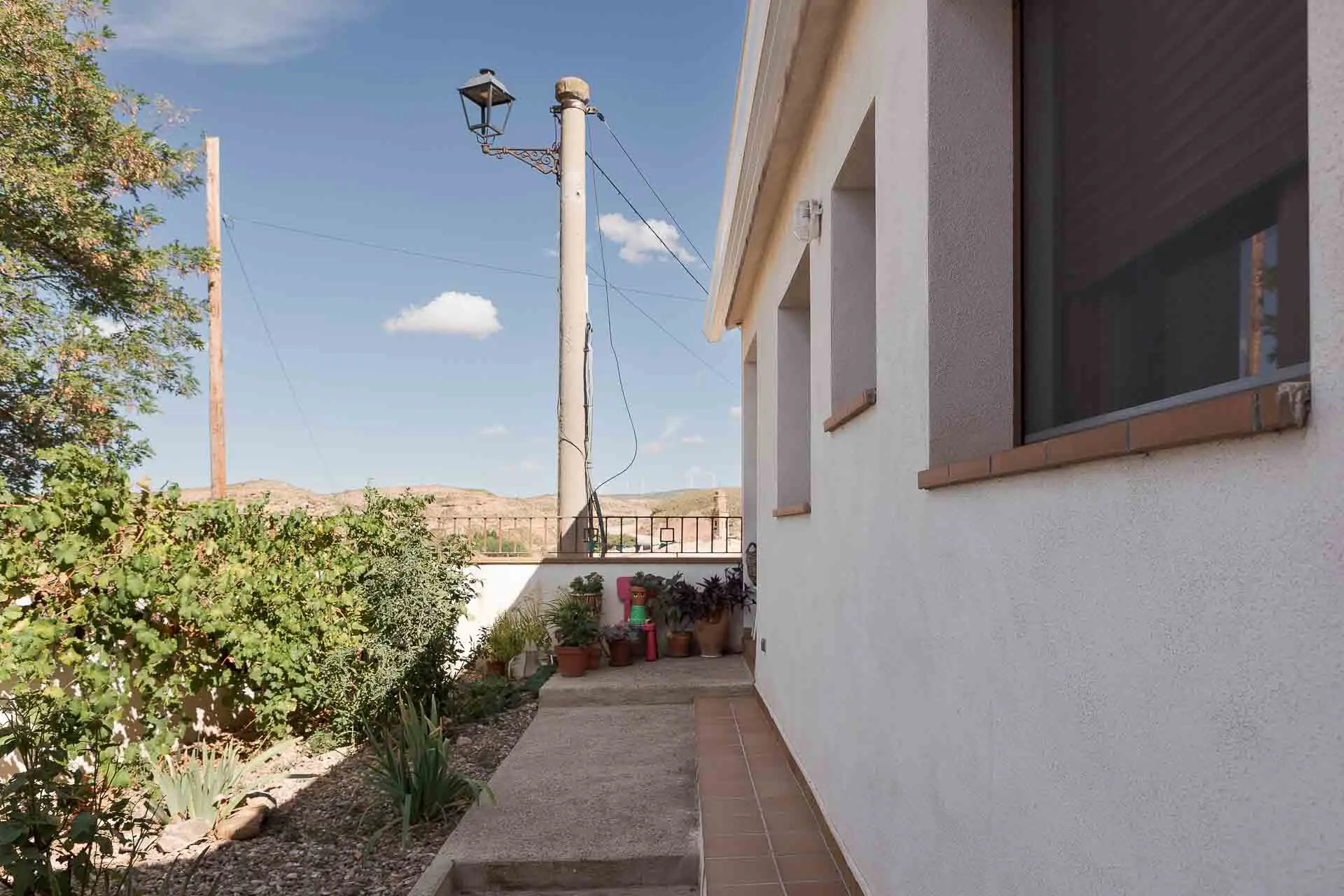 Proyecto de rehabilitación. Cambio de uso de almacén a vivienda.