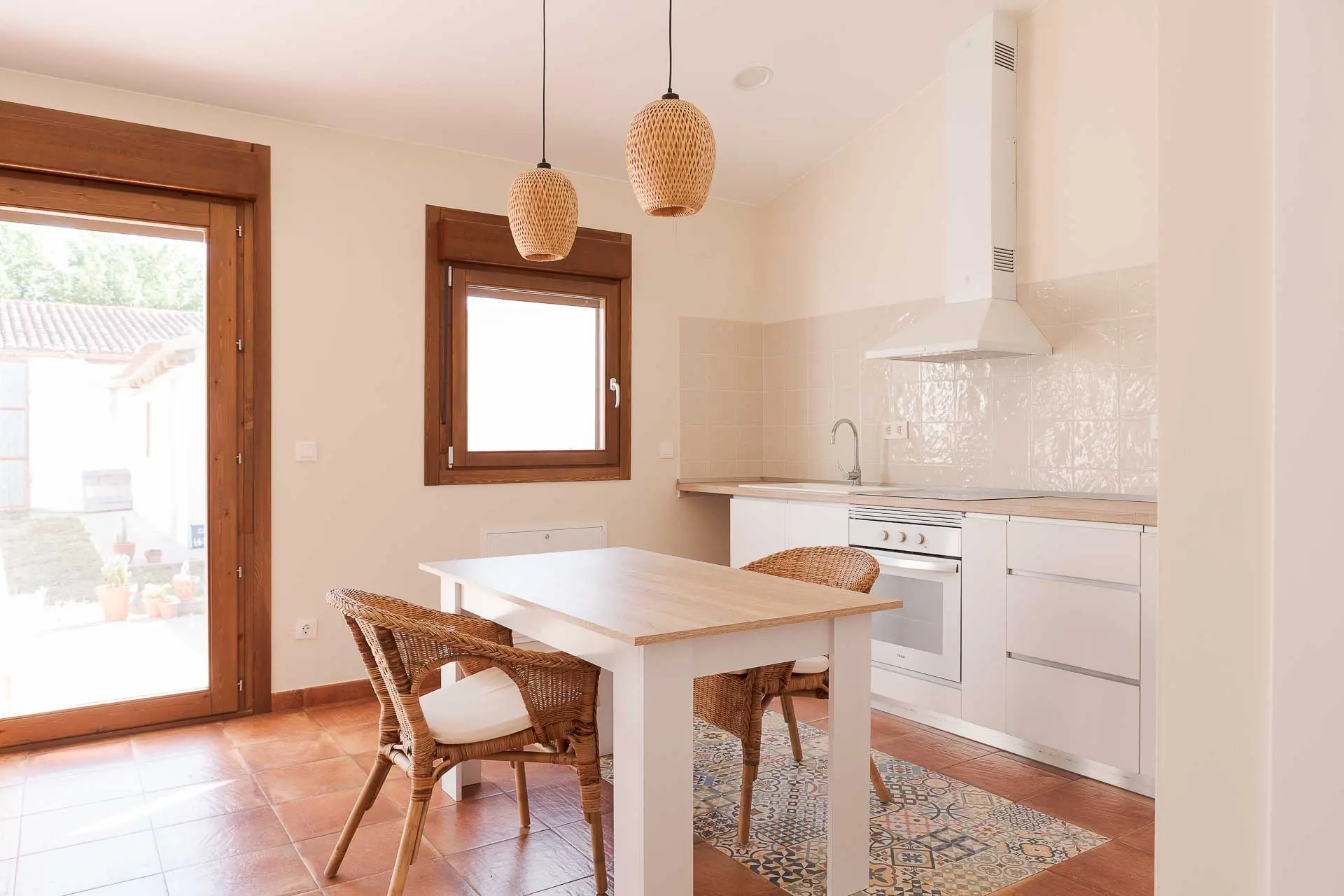 Proyecto de rehabilitación. Cambio de uso de almacén a vivienda.