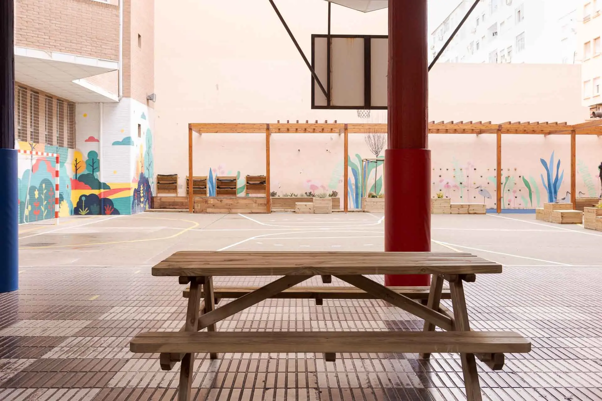 Renaturalización del patio CEIP Emilio Moreno Calvete