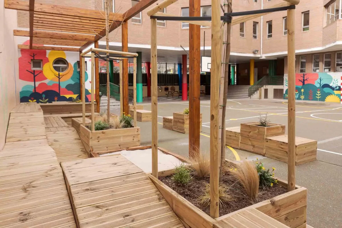 Renaturalización del patio CEIP Emilio Moreno Calvete